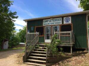 Chalet-principal-du-camp-le-Terrier-300x225