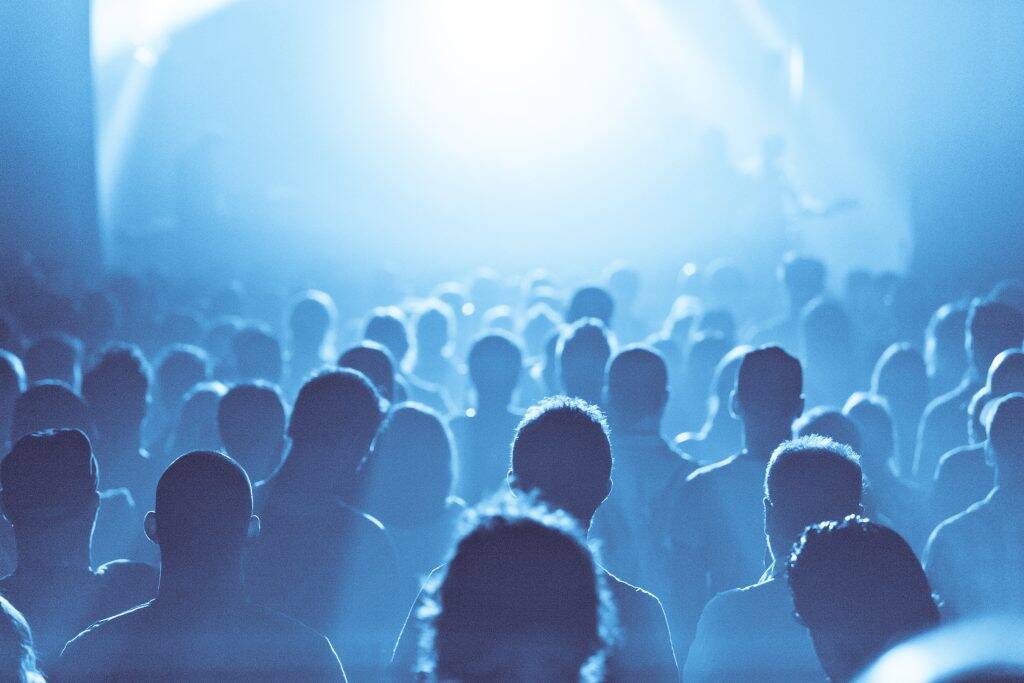blue-ambiance-and-crowd-in-silhouette-during-a-P6EZVCZ-1024x683 blue-ambiance-and-crowd-in-silhouette-during-a-P6EZVCZ-1024x683