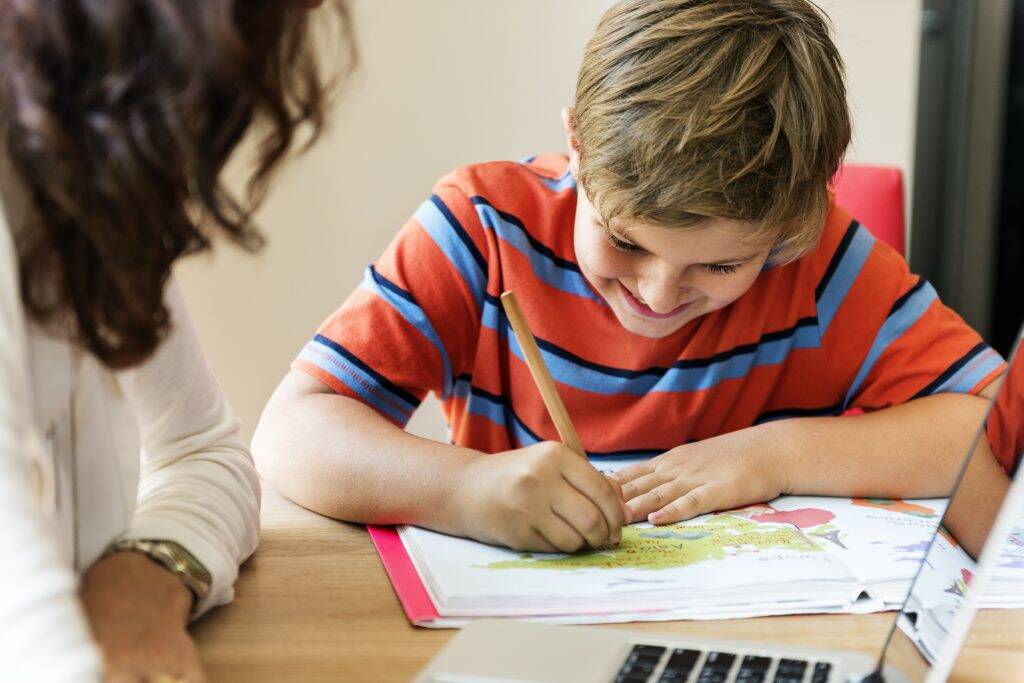 home-school-learning-homework-reading-concept-P4XBVUF-1024x683 home-school-learning-homework-reading-concept-P4XBVUF-1024x683