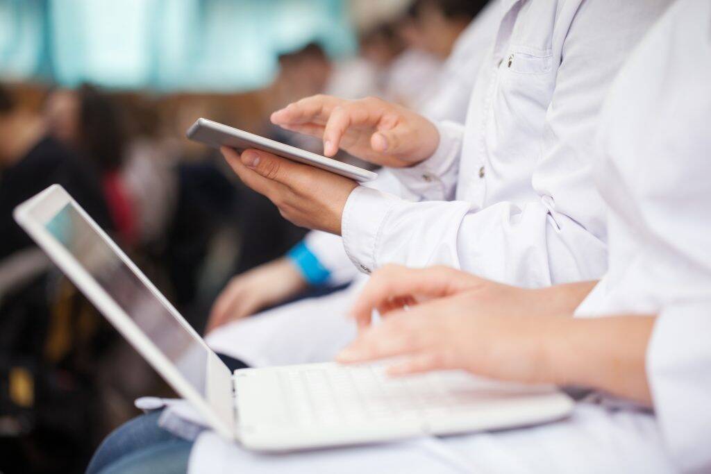medical-students-with-pad-and-laptops-in-auditoriu-S6PWX4C-1024x683 medical-students-with-pad-and-laptops-in-auditoriu-S6PWX4C-1024x683