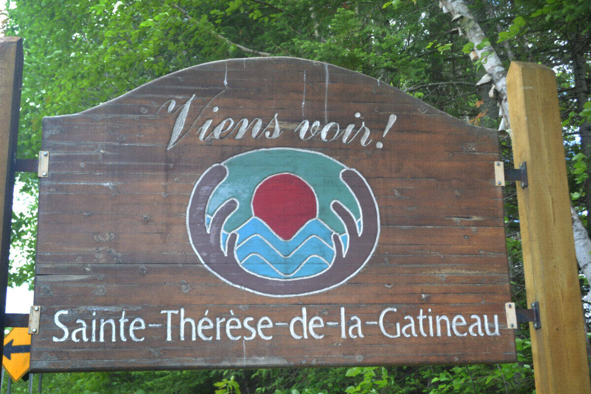 SainteThérèsedelaGatineau met la table pour les célébrations de son