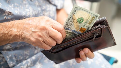 Aînés argent pension inflation