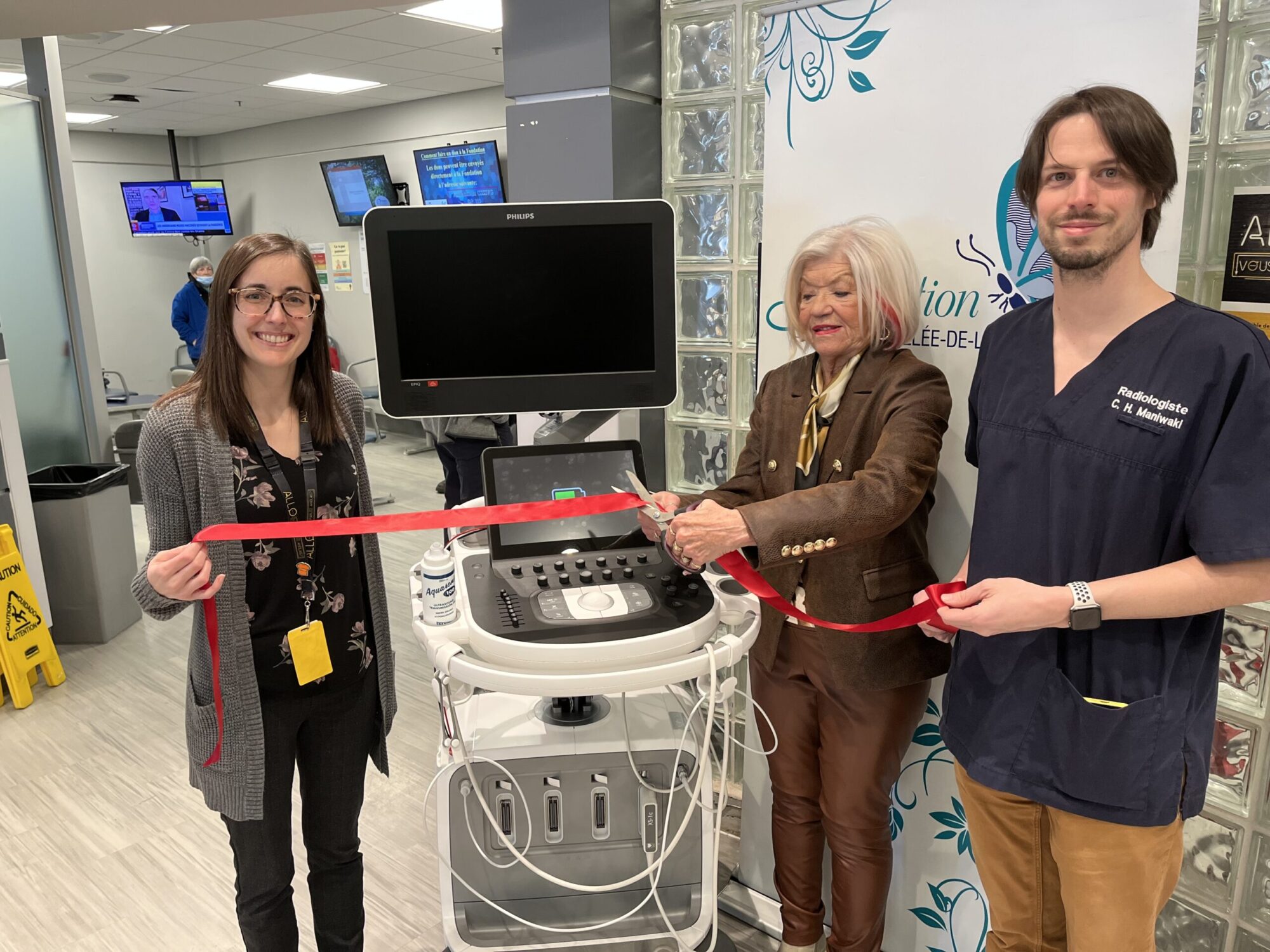 Inauguration échographe Fondation Santé VDG hôpital Maniwaki crédit photo CHGA FM Simon Dominé