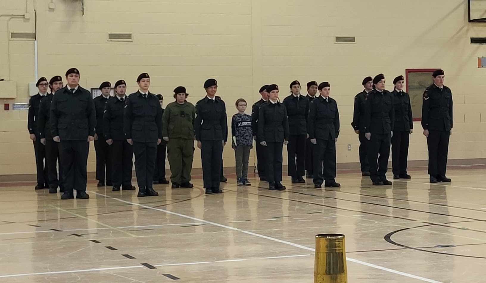 Photo rassemblement des cadets avec costume officiel