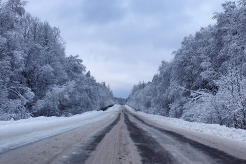 landscape-road-in-the-winter-forest-with-snow-cove-2026-01-09-14-58-27-utc