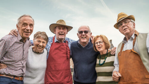 groupe de personnes âgées