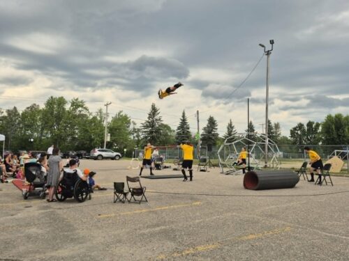 La Dérive - Vague de cirque -  En jeu - Juillet 2026 - Maniwaki - Crédit : Annie Martin CHGA FM