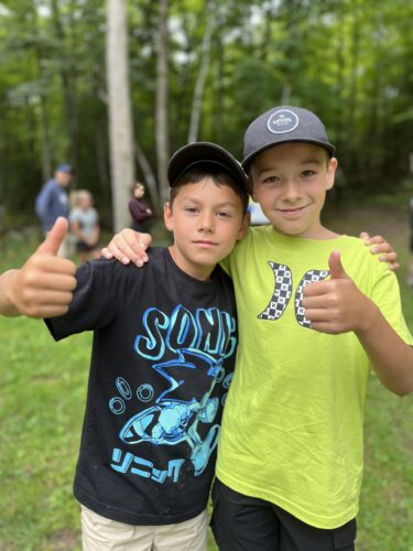 Léo Castellanos et Émile Lacroix, août 2026.