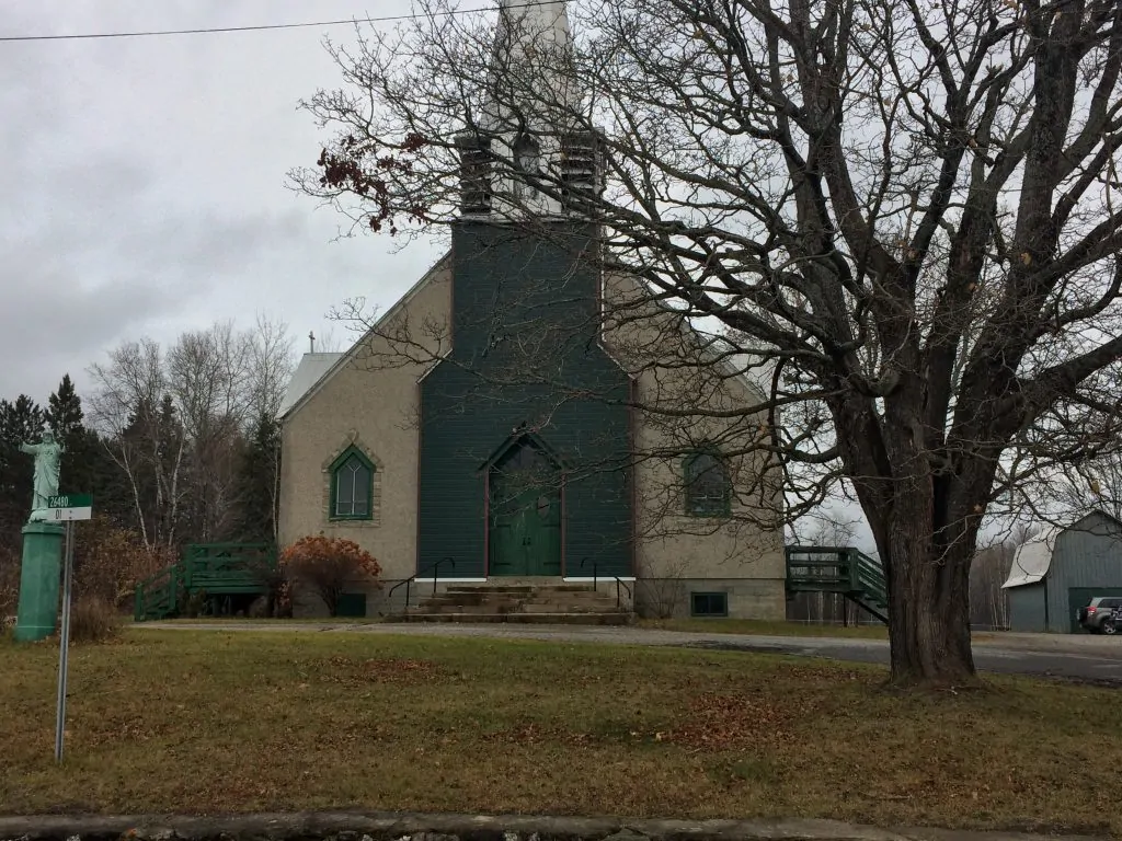 eglise-Sainte-Therese-de-la-Gatineau-1024x768