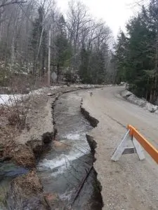 Chemin-McDonald-a-Low-22-avril-2019-225x300