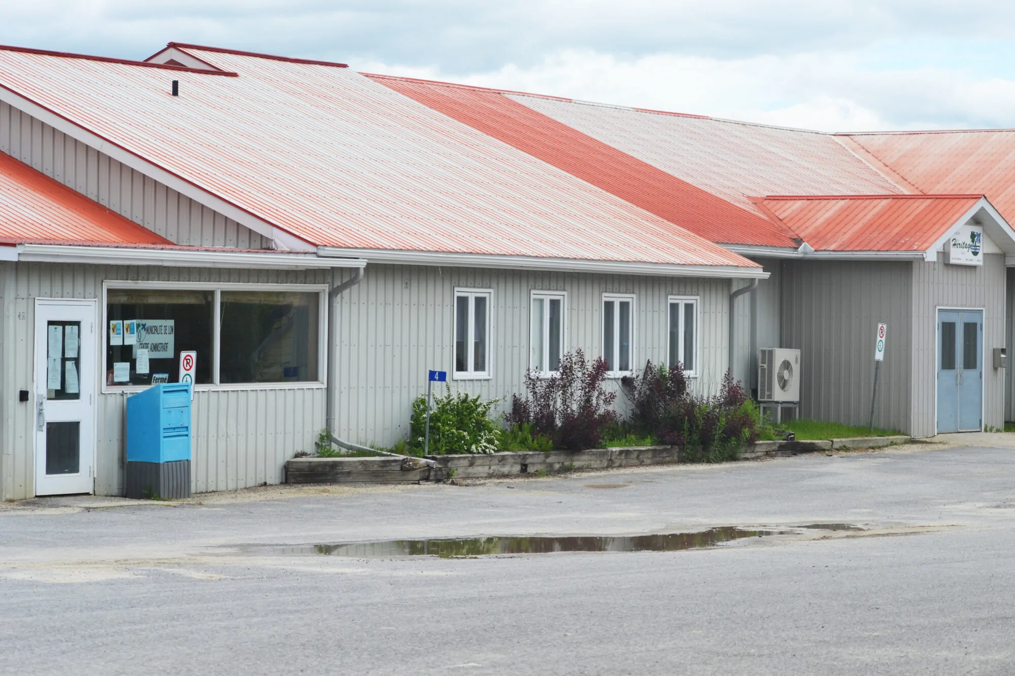 Centre municiaple - Low Centre municiaple - Low