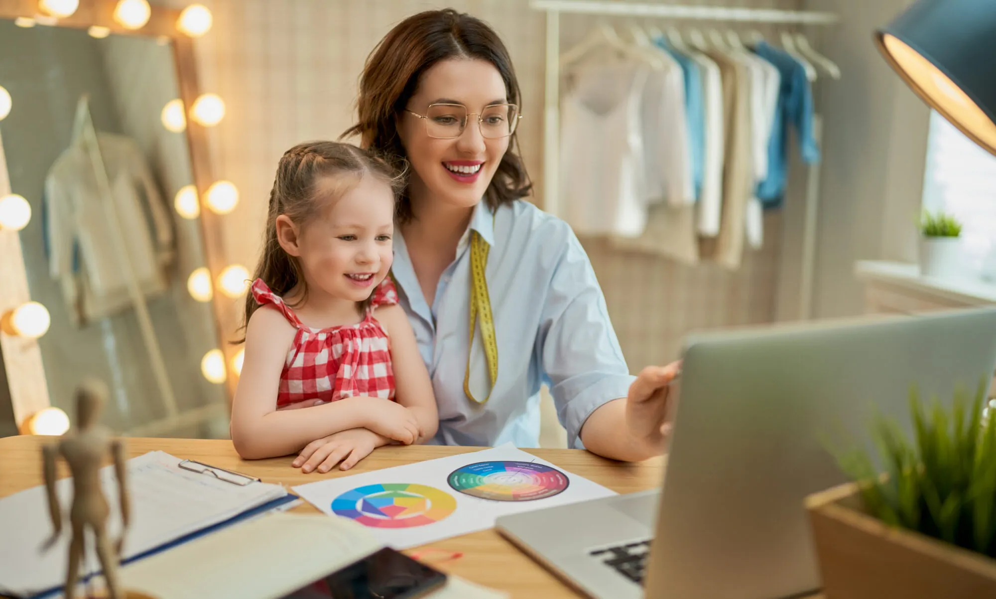 Enfant_parent_en-ligne_ordinateur