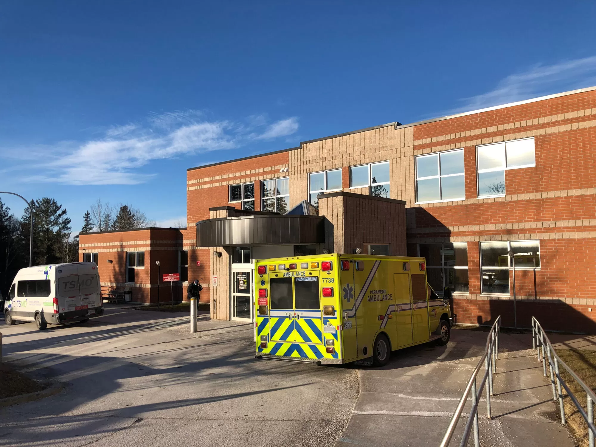 Hopital Maniwaki 11 Ambulance