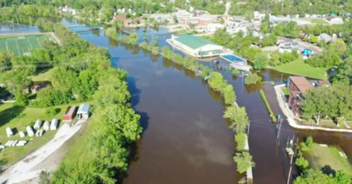 Inondations Nicolas Menard 16 9