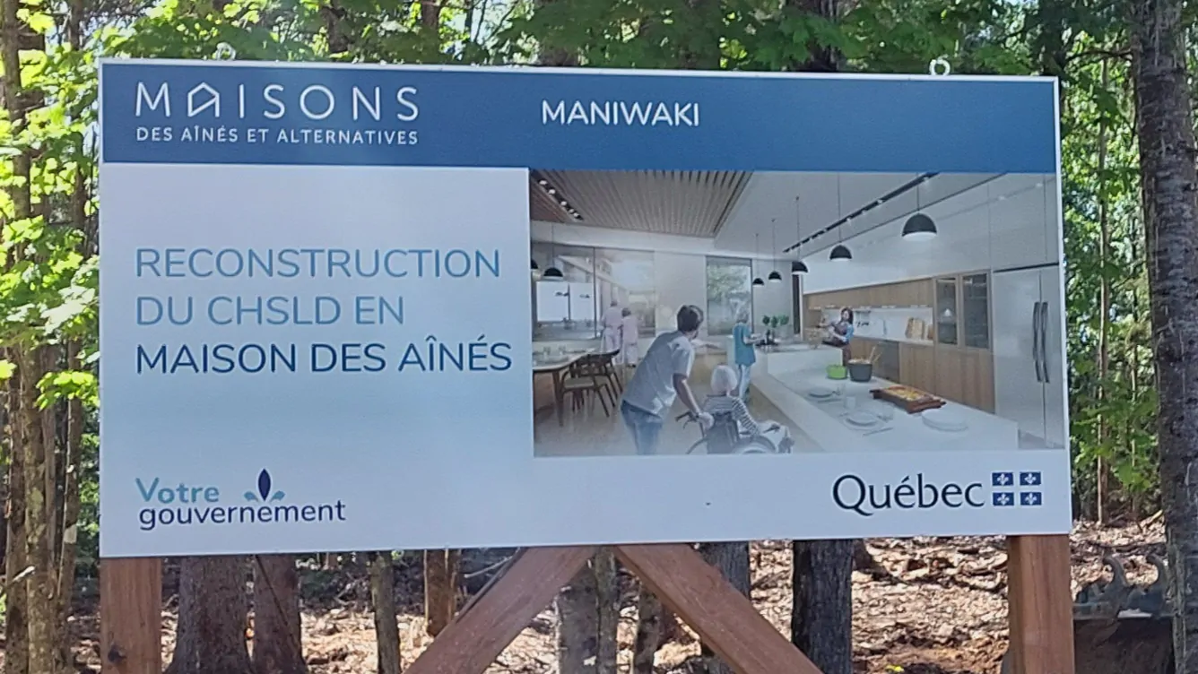 maison des ainés et alternative_pancarte_travaux_Maniwaki