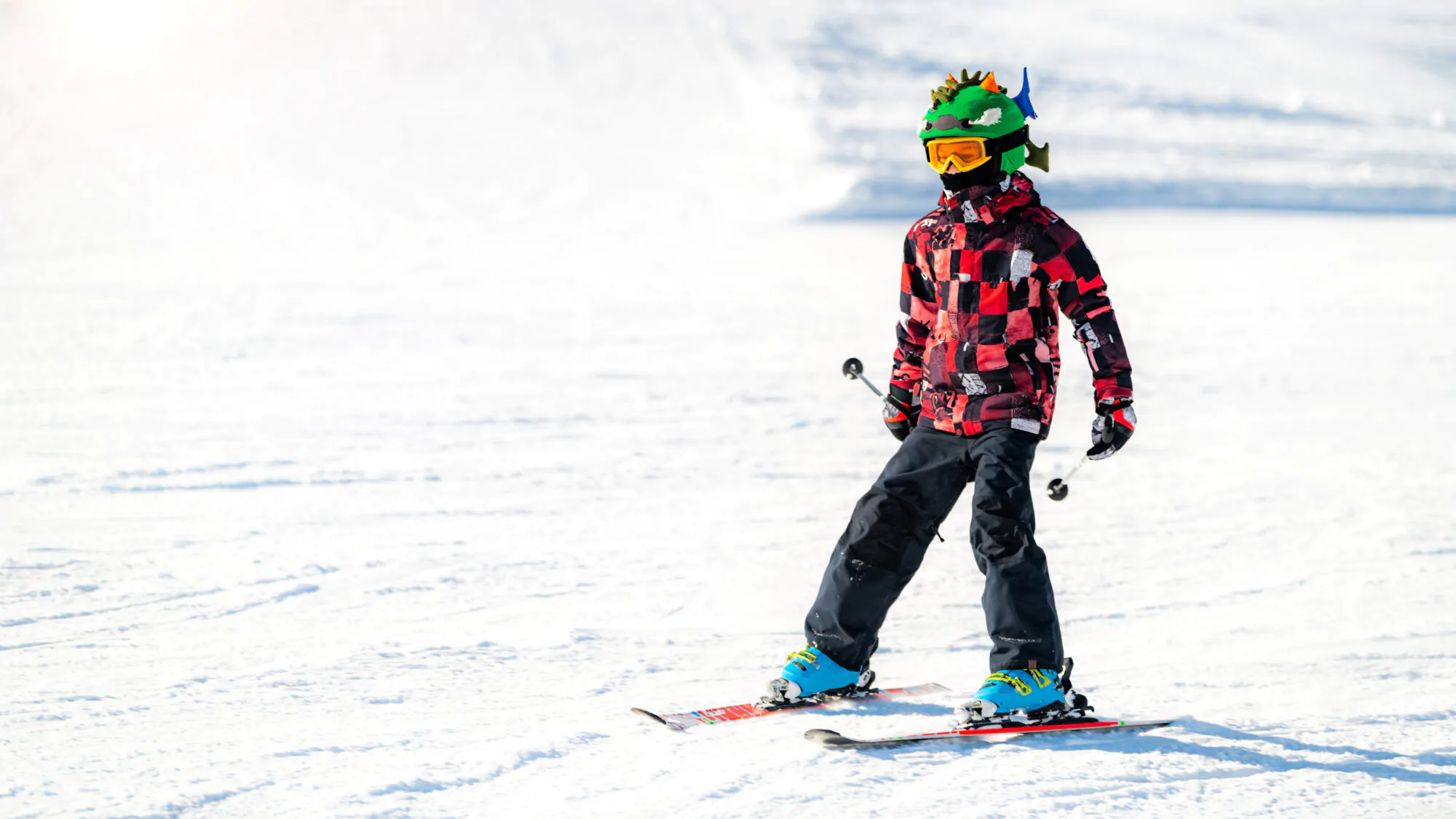 Garçon ski alpin