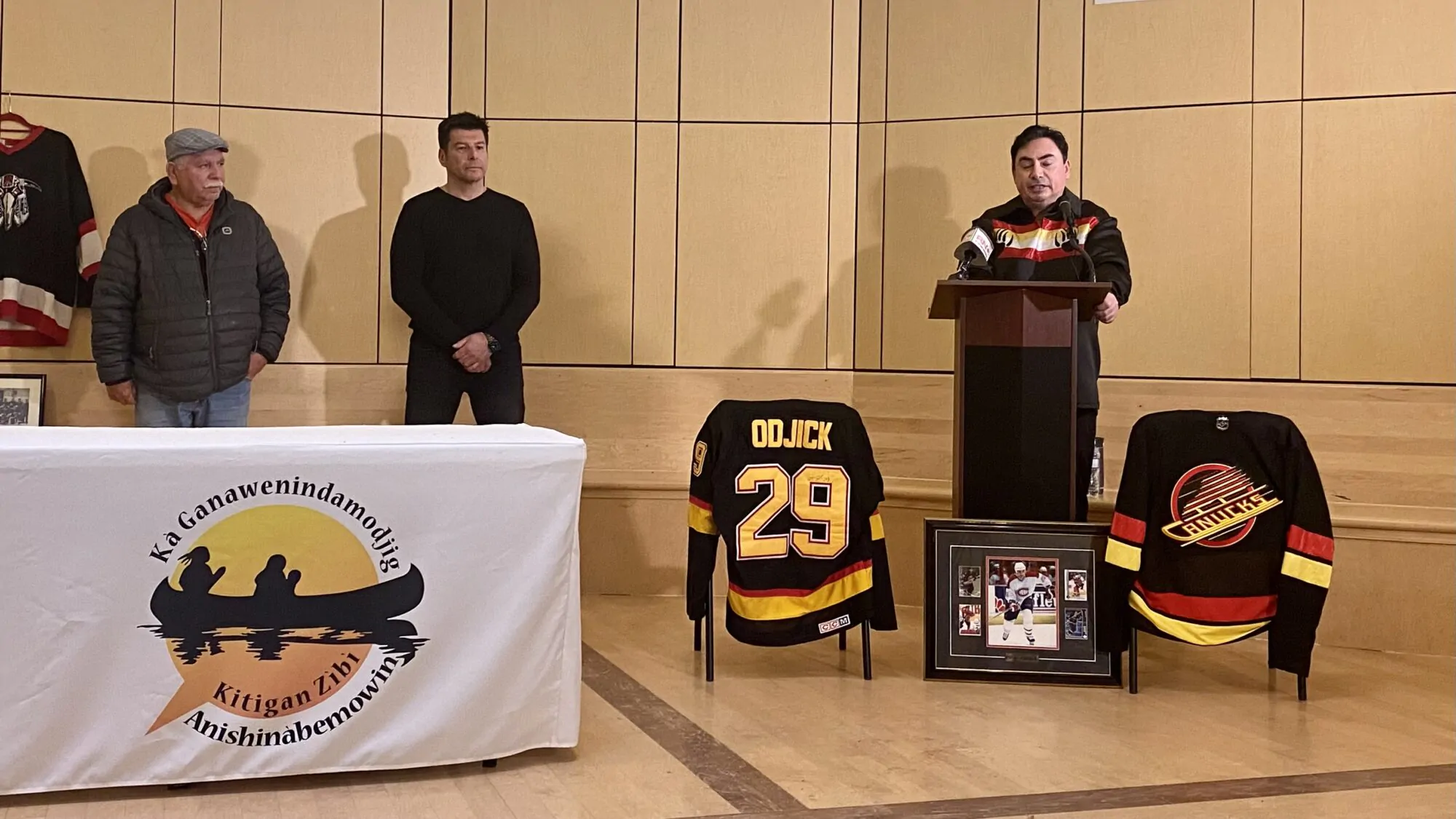 hommage Gino Odjick 01