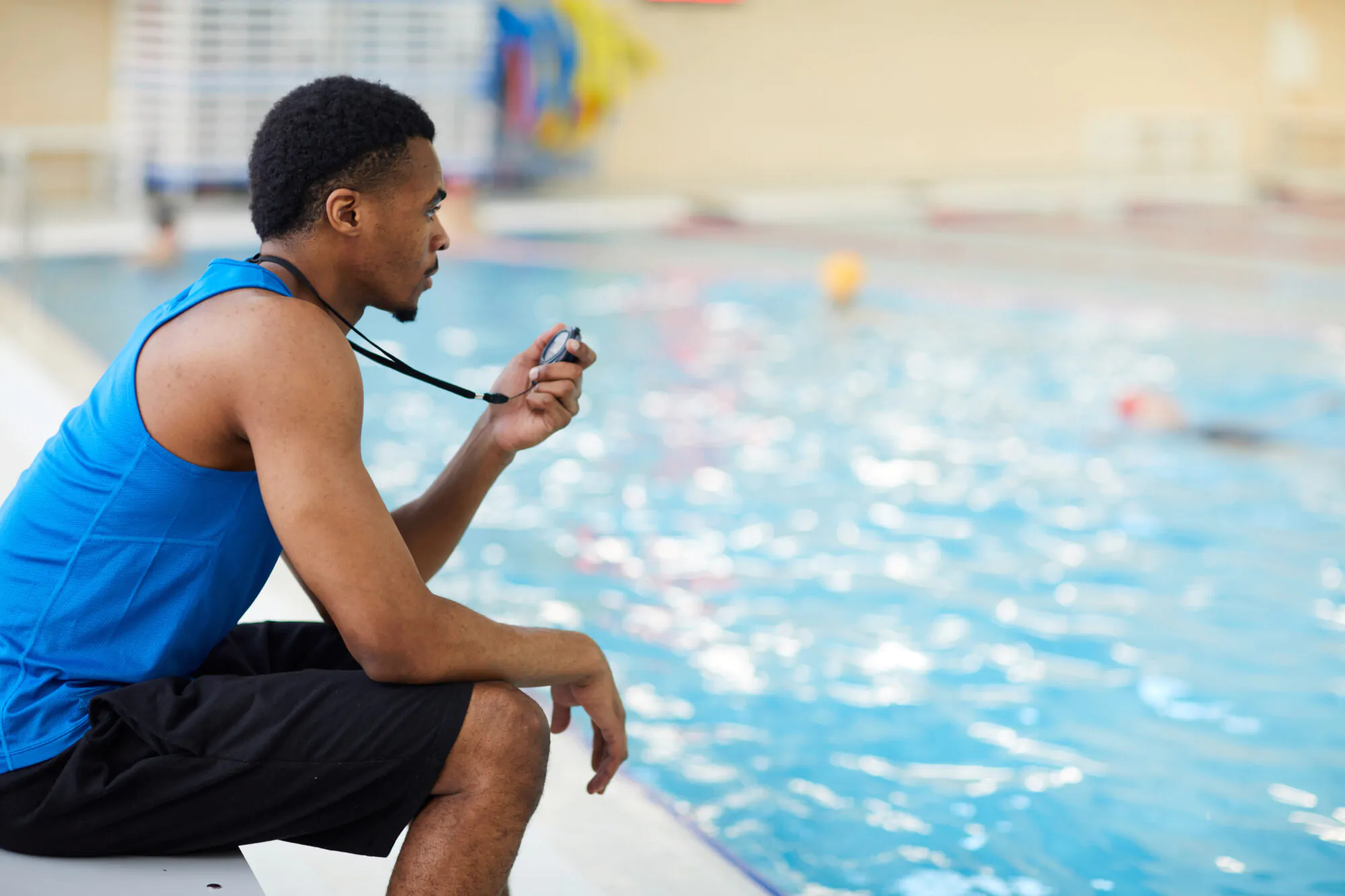 Sauveteur natation piscine