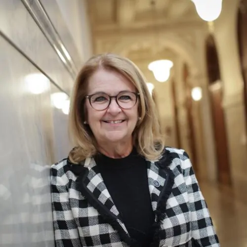 Suzanne Roy
