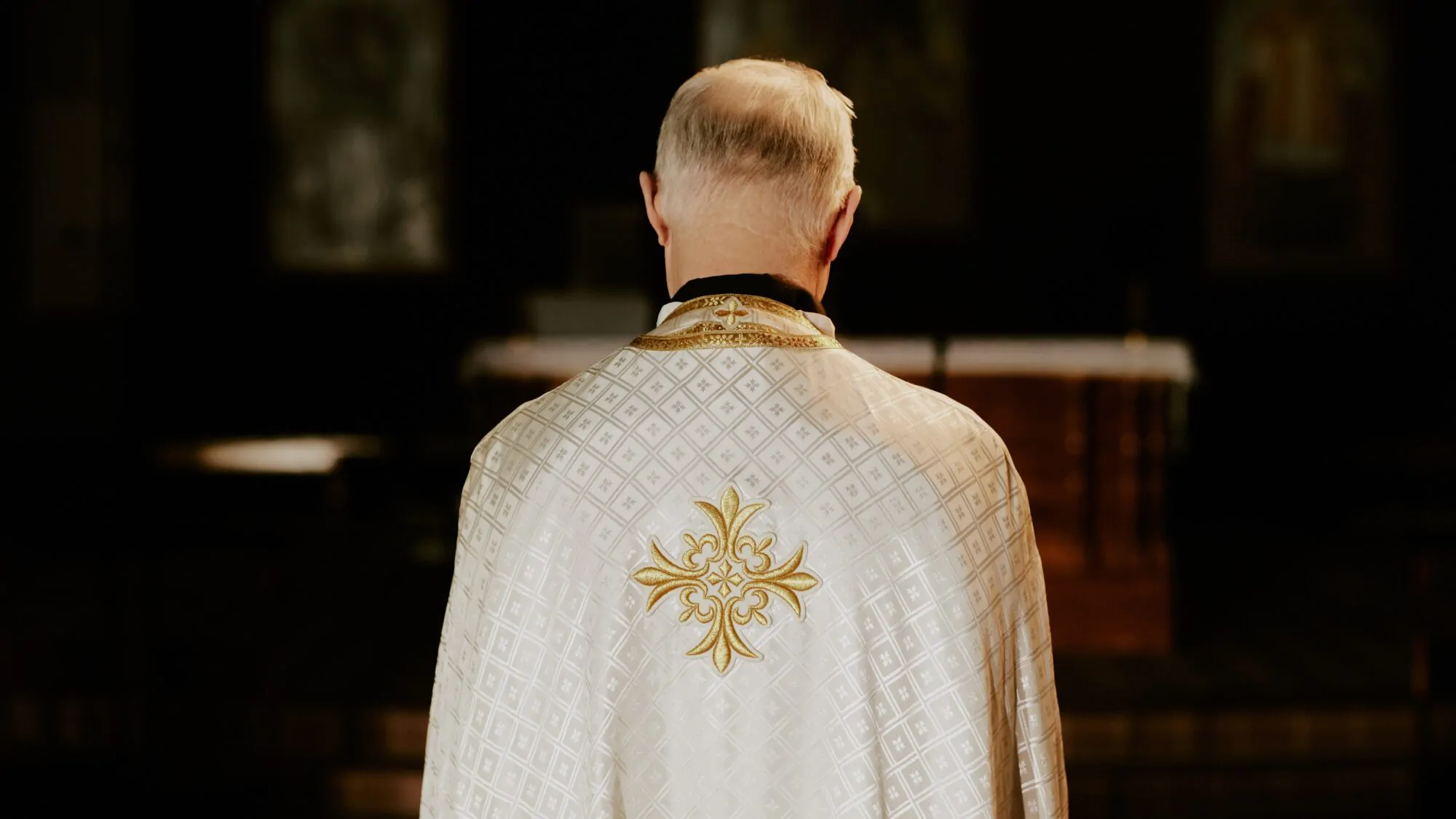agression sexuelle église prêtre