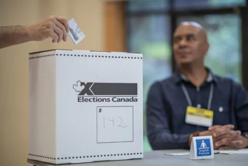 Bureau de vote 1 crédit photo Élections Canada