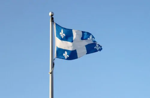 Drapeau du québec crédit Envato