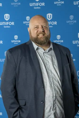 Photo de face et debout Jean-Philippe Roy, représentant national, syndicat Unifor