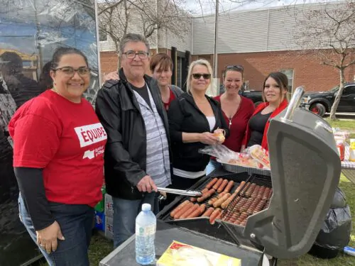 Vente hot dog Banque Nationale mai 2025 crédit CHGA FM Simon Dominé