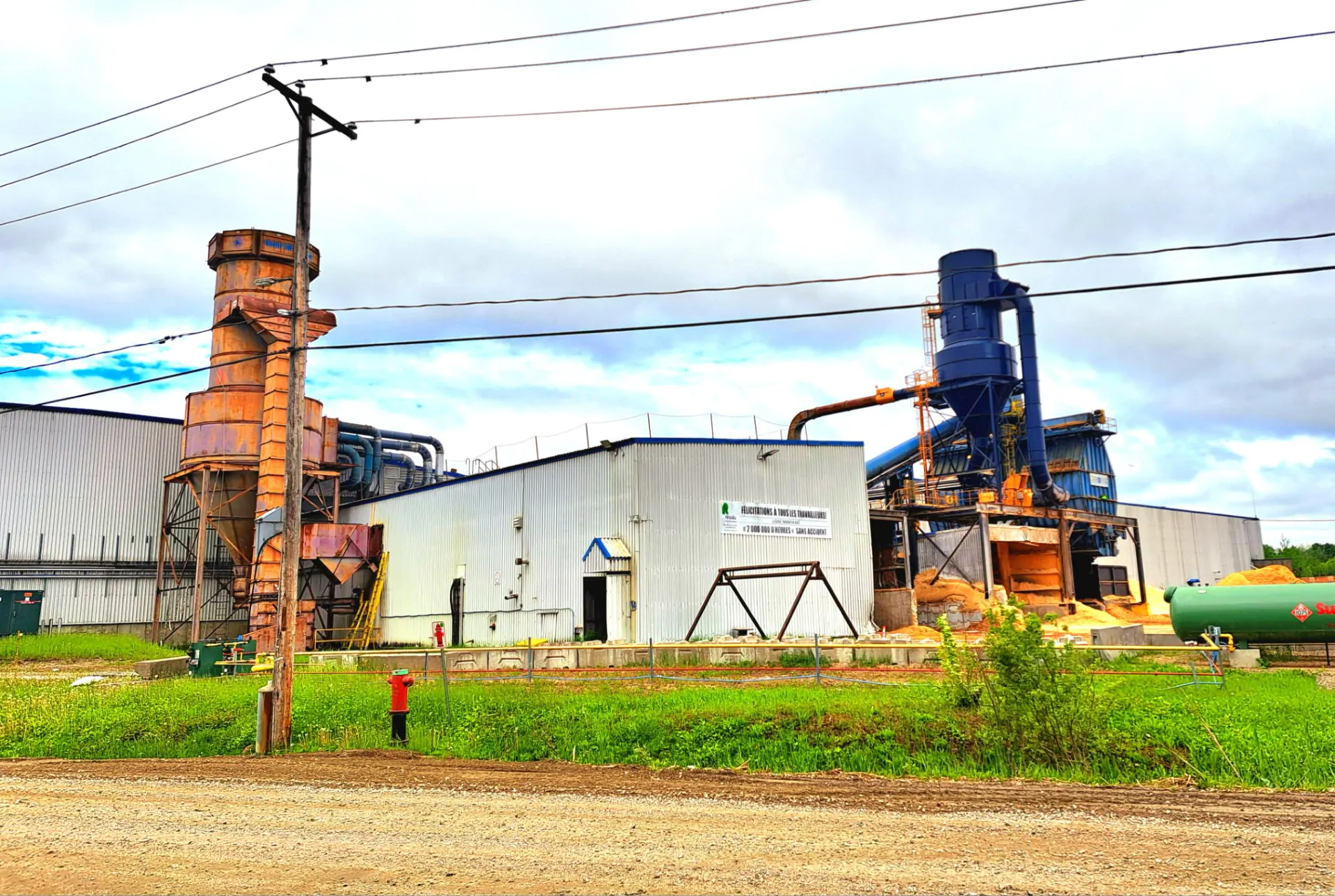 Photo de face usine Domtar Maniwaki