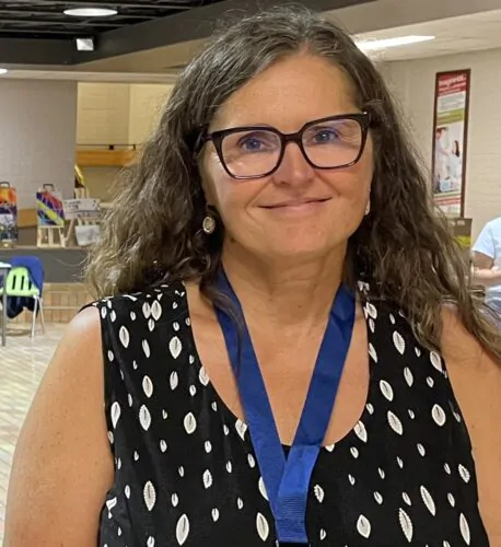 Tina Di Stefano août 2025 portrait crédit CHGA FM Simon Dominé