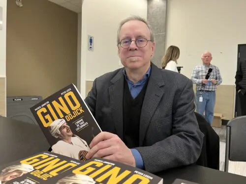 Lancement livre Gino Odjick octobre 2025 crédit CHGA FM Simon Dominé