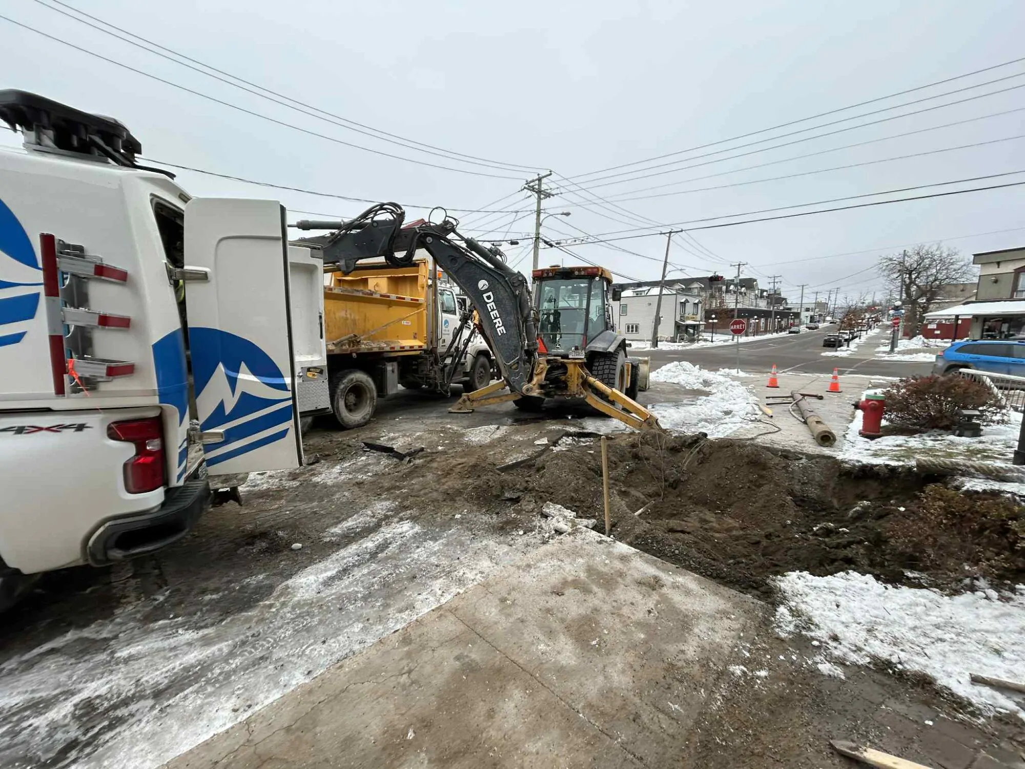 bris aqueduc rue Commerciale Maniwaki 2