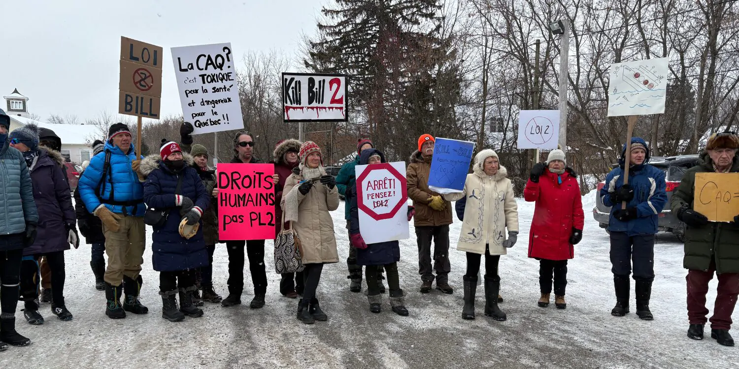 Manifestation loi 2 bureau Robert Bussière Wakefield décembre 2025 FULL