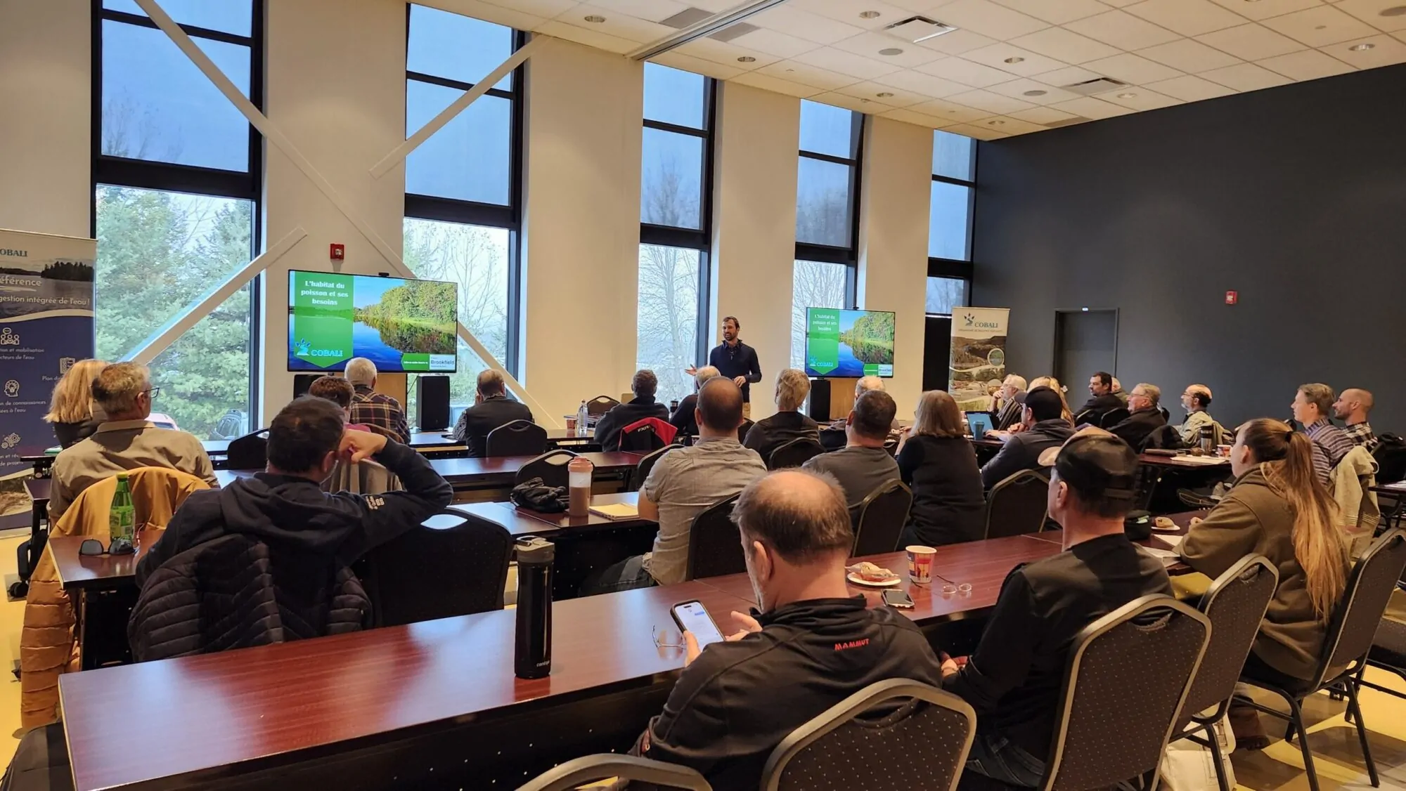 Pierre-Étienne Drolet, biologiste au COBALI devant les participants à Mont-Laurier janvier 2026 crédit COBALI